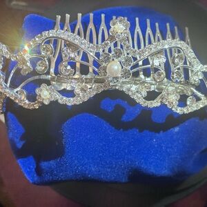 Elegant Silver Hair Comb with Pearls